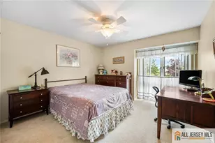 325 Willowbrook Dr, North Brunswick Township, NJ 08902 - Photo 17