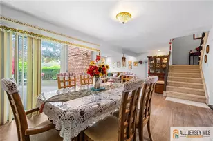 325 Willowbrook Dr, North Brunswick Township, NJ 08902 - Photo 5