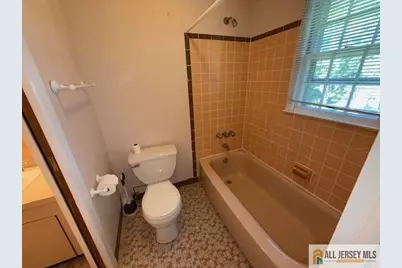 6 Greenbrae Court, East Brunswick Township, NJ 08816 - Photo 7