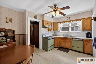 113 E Prospect Avenue, Woodbridge Township, NJ 07095 - Photo 13