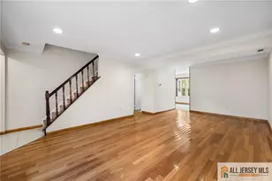 4 Hopkinson Ct, East Brunswick Township, NJ 08816 - Photo 9