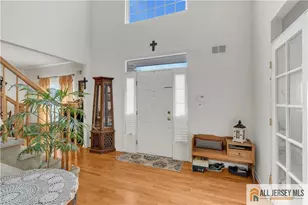 7 Duchess Dr, Monroe Township, NJ 08831 - Photo 3