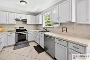 28 Glynn Ct, , NJ 08859 - Photo 15