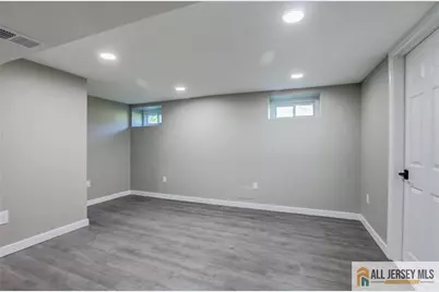 21 Monroe Avenue, Carteret, NJ 07008 - Photo 21
