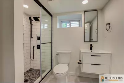 21 Monroe Avenue, Carteret, NJ 07008 - Photo 23