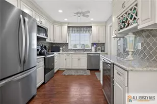 637 Madison Dr, Monroe Township, NJ 08831 - Photo 9