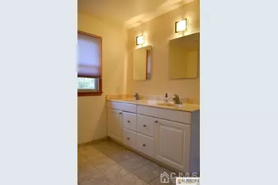8 Sherwood Road, Edison, NJ 08820 - Photo 11