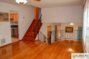 8 Sherwood Rd, Edison, NJ 08820 - Photo 3
