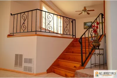 8 Sherwood Road, Edison, NJ 08820 - Photo 7