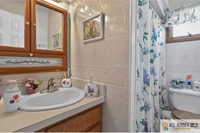 7 W James Place, Iselin, NJ 08830 - Photo 9