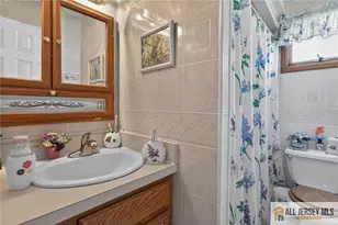 7 W James Pl, Iselin, NJ 08830 - Photo 9