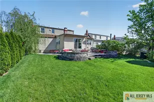 177 Midfield Rd, Colonia, NJ 07067 - Photo 23