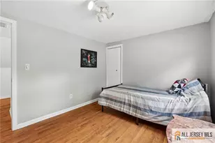 8 Parkway Pl, Sayreville, NJ 08859 - Photo 15