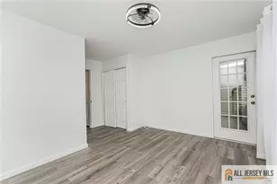 612 Chester Ct, Helmetta, NJ 08828 - Photo 5