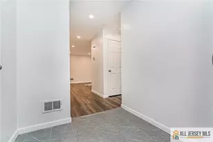 612 Chester Ct, Helmetta, NJ 08828 - Photo 3