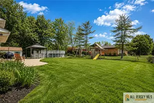 27 Woodmere Rd, North Brunswick Township, NJ 08902 - Photo 31