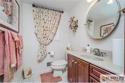 27 Woodmere Road, North Brunswick Township, NJ 08902 - Photo 9