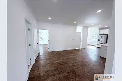 28 S McKinley Avenue, Iselin, NJ 08830 - Photo 11