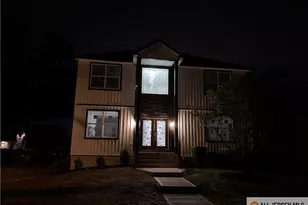 28 S McKinley Ave, Iselin, NJ 08830 - Photo 5