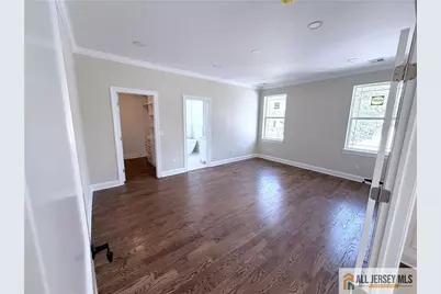 28 S McKinley Avenue, Iselin, NJ 08830 - Photo 7
