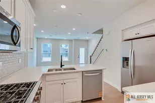 317 Sadie Cir, New Brunswick, NJ 08901 - Photo 11
