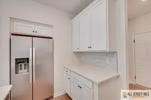 323 Sadie Cir, New Brunswick, NJ 08901 - Photo 15