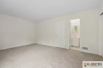 6001 N Oaks Boulevard, North Brunswick Township, NJ 08902 - Photo 13