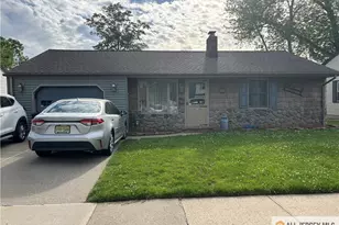 492 Booth Ct, Rahway, NJ 07065 - Photo 1