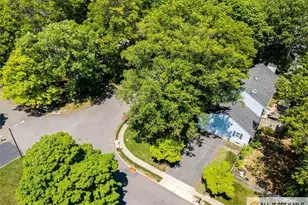 22 Woodgate Dr, South Brunswick Township, NJ 08852 - Photo 19