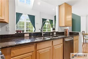 605 Donato Cir, Scotch Plains Township, NJ 07076 - Photo 9