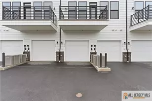 311 Sadie Cir, New Brunswick, NJ 08901 - Photo 27