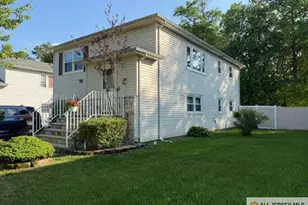760 Magnolia Rd, North Brunswick Township, NJ 08902 - Photo 3