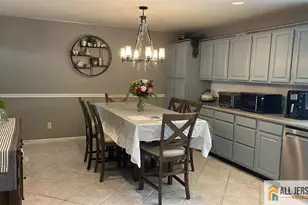 102 Gracey St, Edison, NJ 08817 - Photo 5