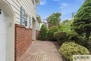 46 Lynnwood Rd, Edison, NJ 08820 - Photo 3