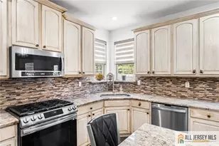 2 Namsan Dr, Monroe Township, NJ 08831 - Photo 19