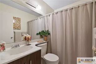 108 Westgate Dr, Edison, NJ 08820 - Photo 15