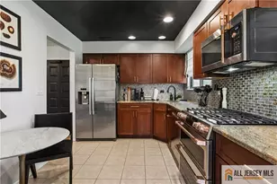 2 Park Gate Dr, Edison, NJ 08820 - Photo 9