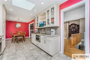1087 Kearney Dr, North Brunswick Township, NJ 08902 - Photo 15