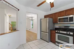 1111 Morning Glory Dr, Monroe Township, NJ 08831 - Photo 9