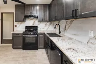 10 Eardley Rd, Edison, NJ 08817 - Photo 3