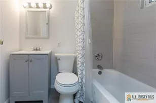 10 Eardley Rd, Edison, NJ 08817 - Photo 9