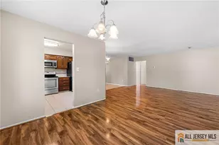 2 John Tyler Ct, Monroe Township, NJ 08831 - Photo 9
