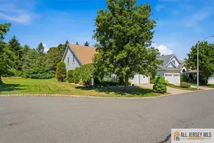 41 Sherwood Dr, Monroe Township, NJ 08831 - Photo 3
