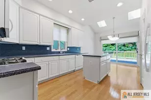41 Sherwood Dr, Monroe Township, NJ 08831 - Photo 17