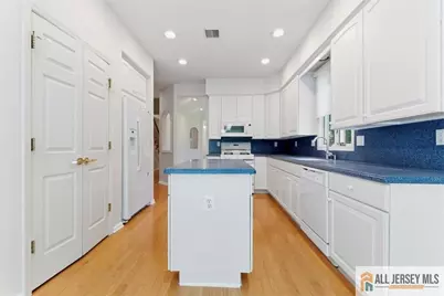 41 Sherwood Drive, Monroe Township, NJ 08831 - Photo 19
