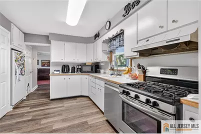 256 Adirondack Avenue, Spotswood, NJ 08884 - Photo 11