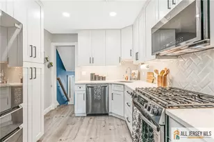 7 Center Pl, Middlesex, NJ 08846 - Photo 11