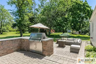 91 Hidden Lake Dr, North Brunswick Township, NJ 08902 - Photo 29