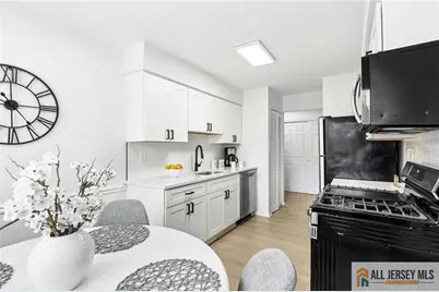121 Beverly Hills Terrace #B, Woodbridge Township, NJ 07095 - Photo 13
