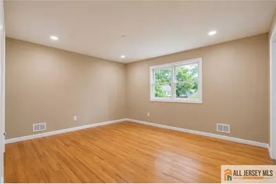 31 Shearn Drive, Middlesex, NJ 08846 - Photo 15